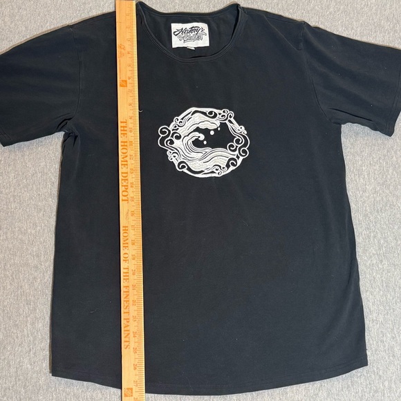 Vintage Y2K Action Wave Graphic Tee S History’s Strongest Surf Skate Streetwear - Picture 6 of 7
